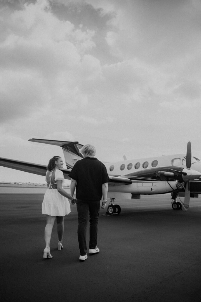 airplane couple photoshoot