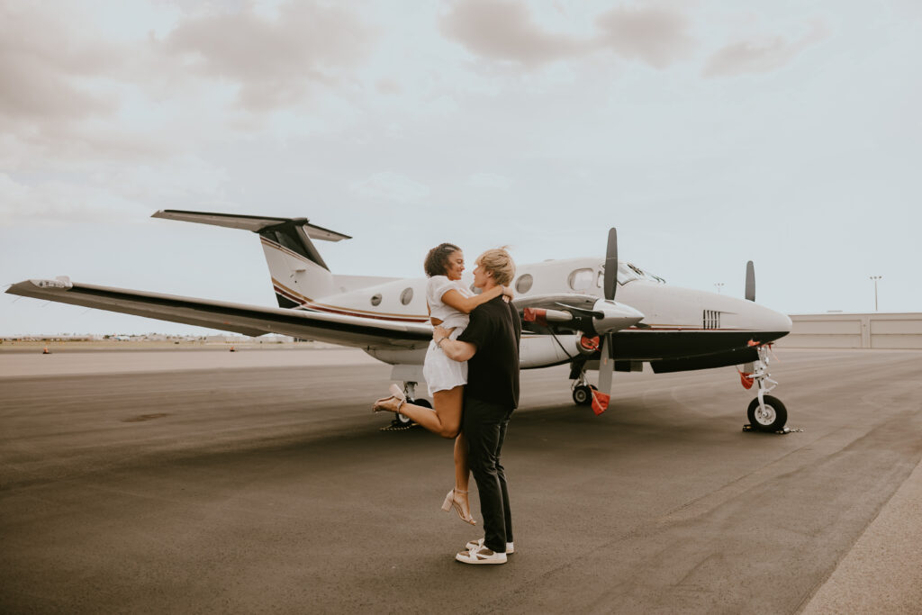 airplane couple photoshoot