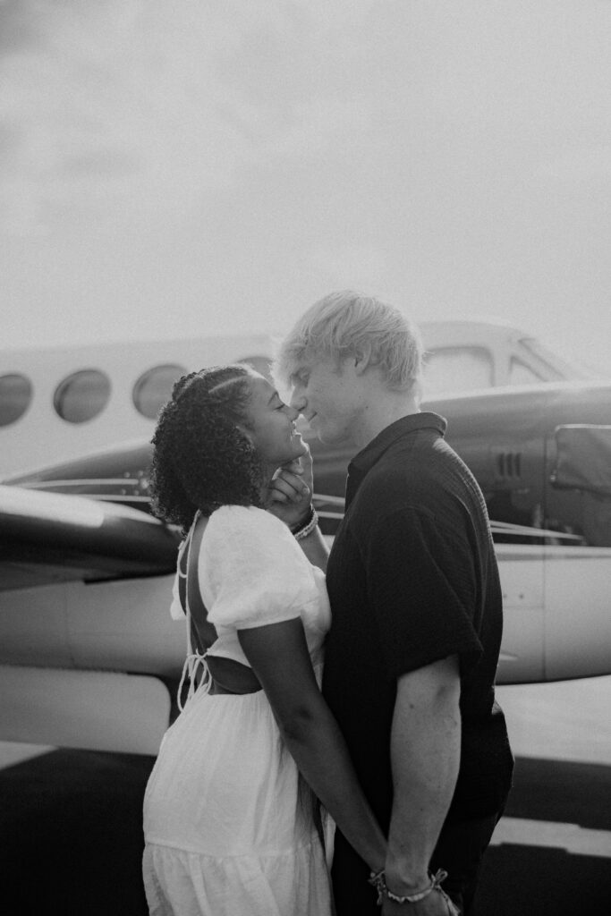 airplane couple photoshoot