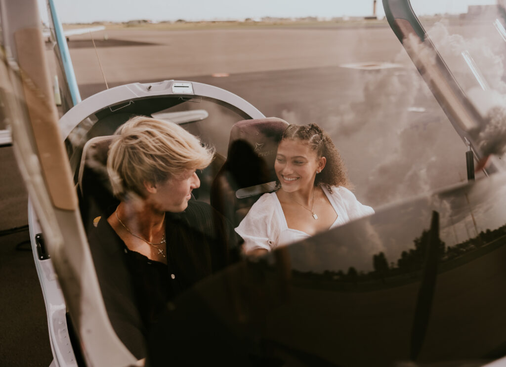 airplane couple photoshoot