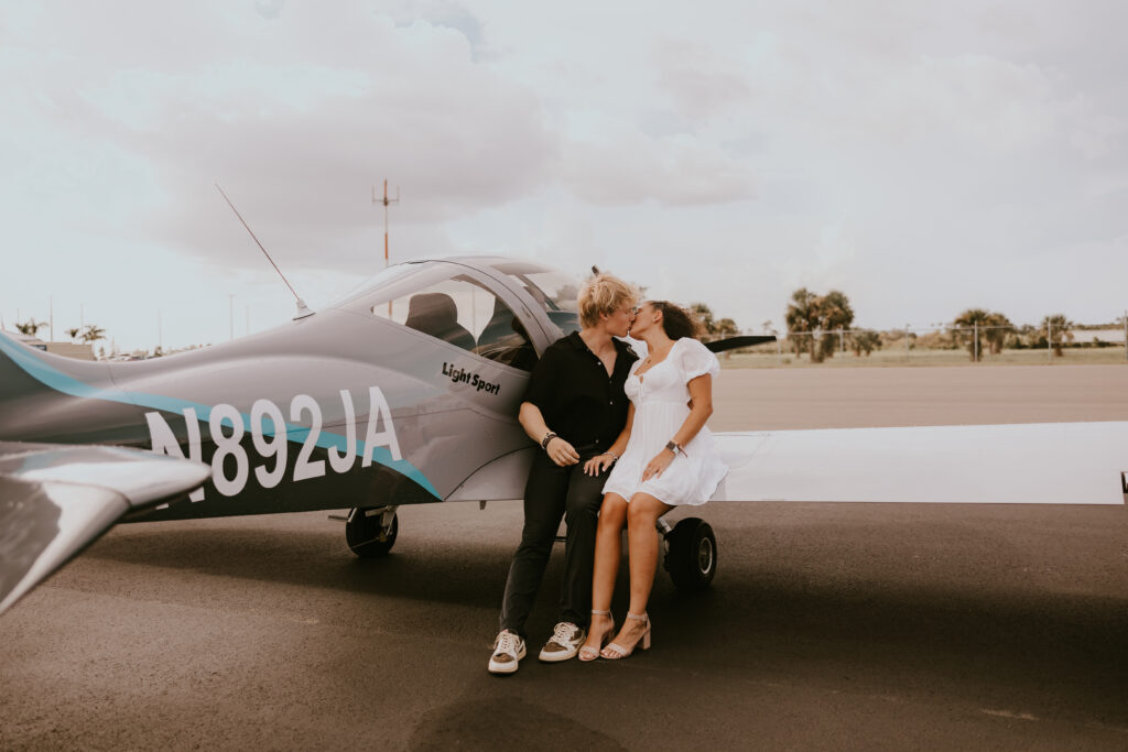 airplane couple photoshoot