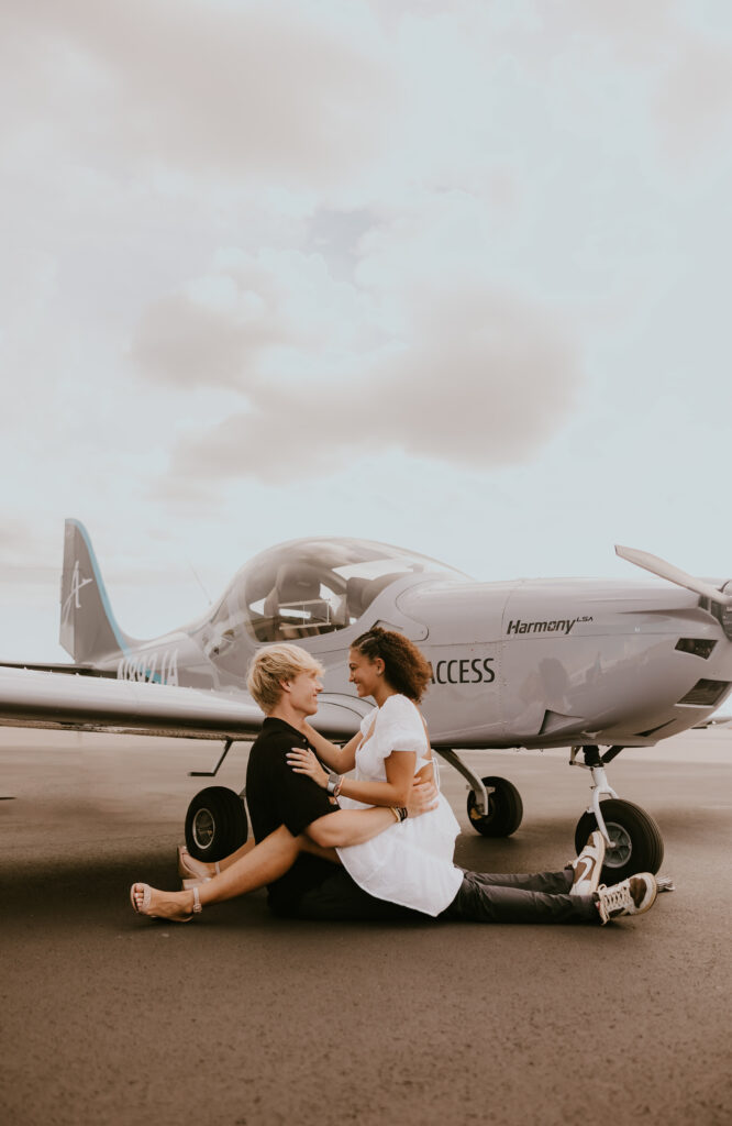 airplane couple photoshoot