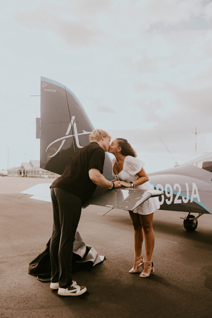 airplane couple photoshoot