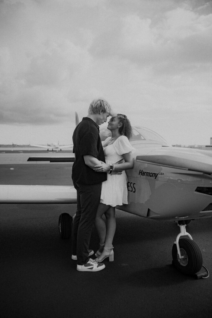 airplane couple photoshoot