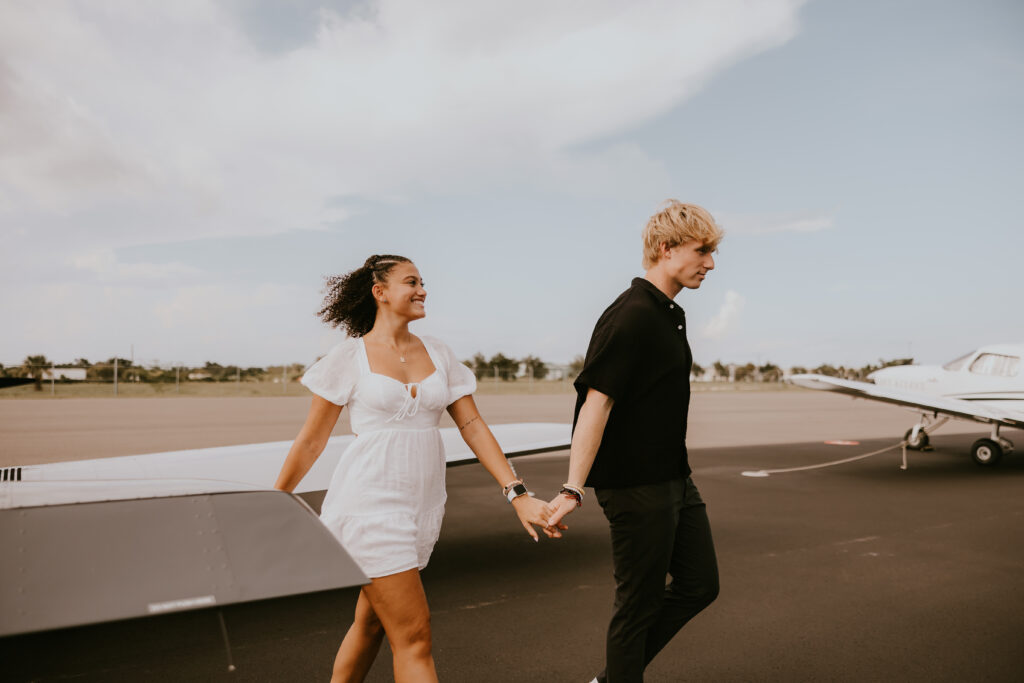 airplane couple photoshoot